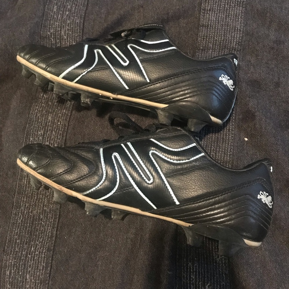 Mitre black women cleats
